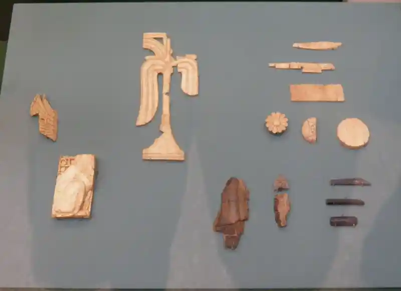 Ahab's palace in Samaria, Ivory pieces